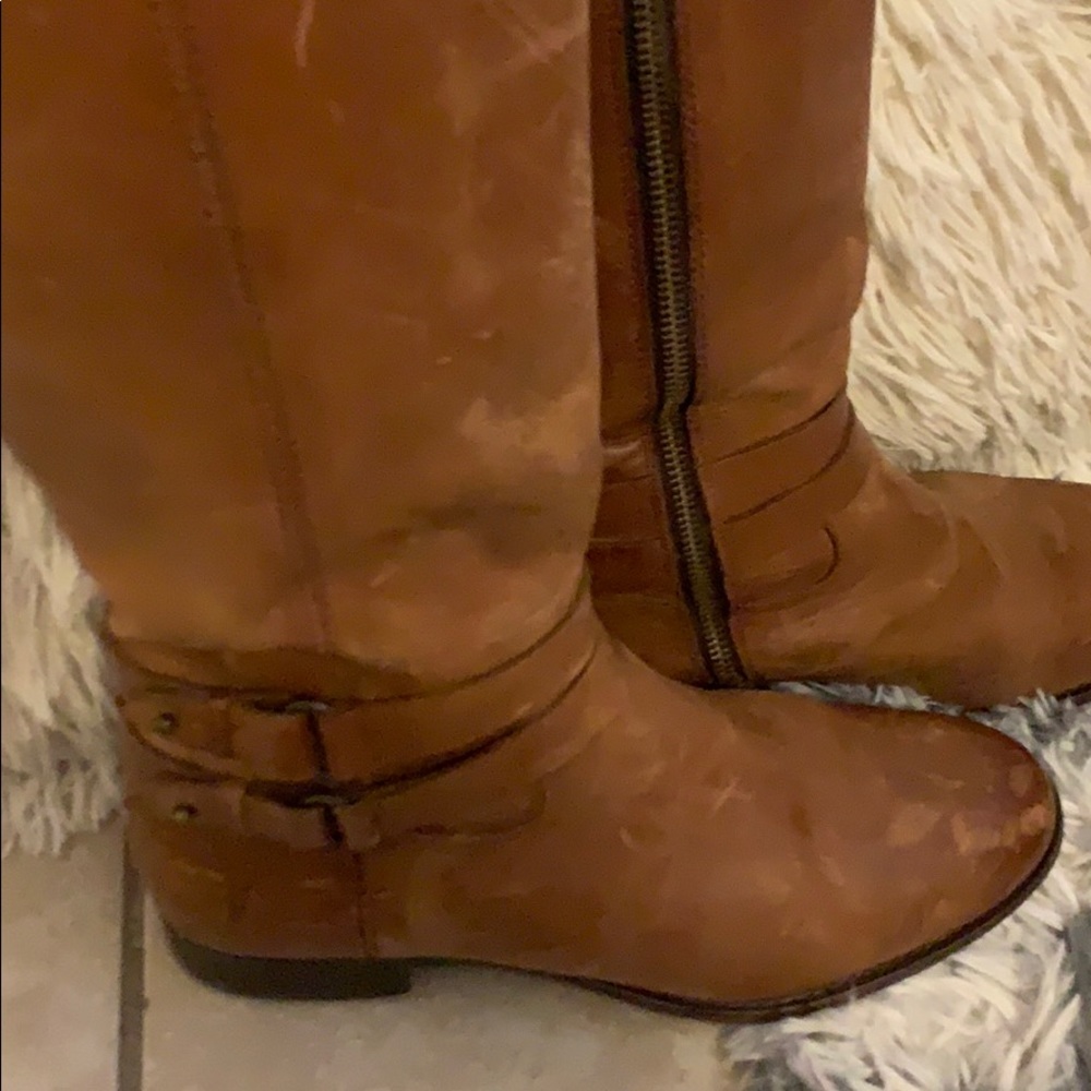 Boots - Picture 4 of 4